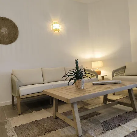 Ocean Breeze Apartment